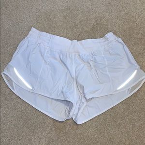 Lululemon hotty hot 2.5 shorts